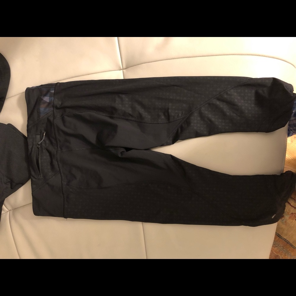Lululemon black crop tights size 7